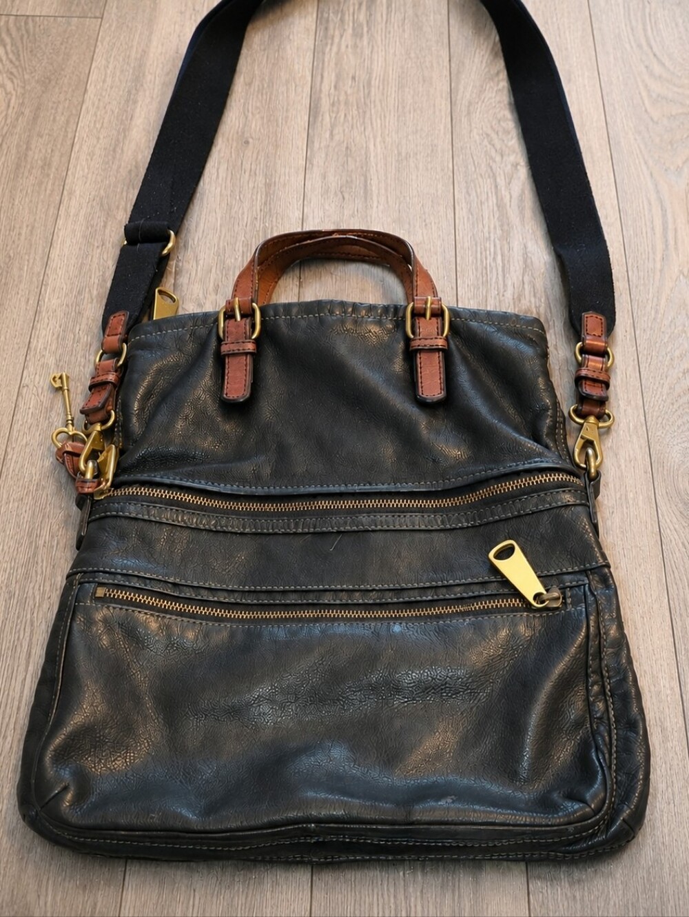 Fossil Black Leather Crossbody Bag with Brown Accents